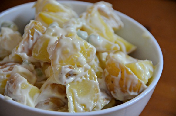 Bowl-of-potato-salad-with-pieces-of potato-in-mayonaise