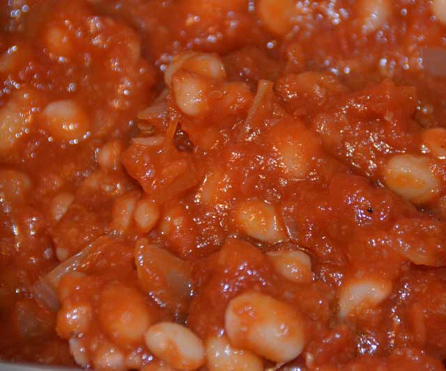 haricot beans in tomato sauce