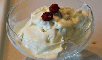 portion-gooseberry-icecream-with-strawberry-on-top