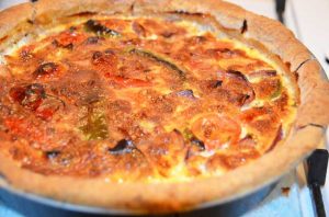 whole-quiche-with-peppers-in-pastry