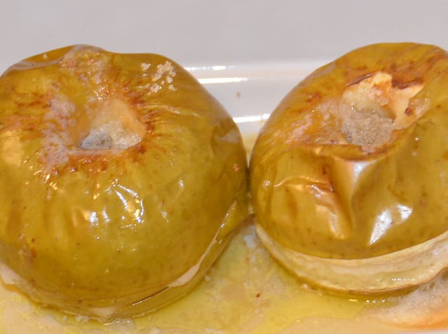 two-baked-apples