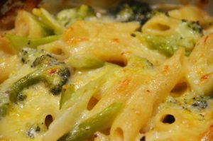 penne pasta bake with cheese and broccoli