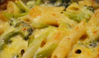 penne pasta bake with cheese and broccoli
