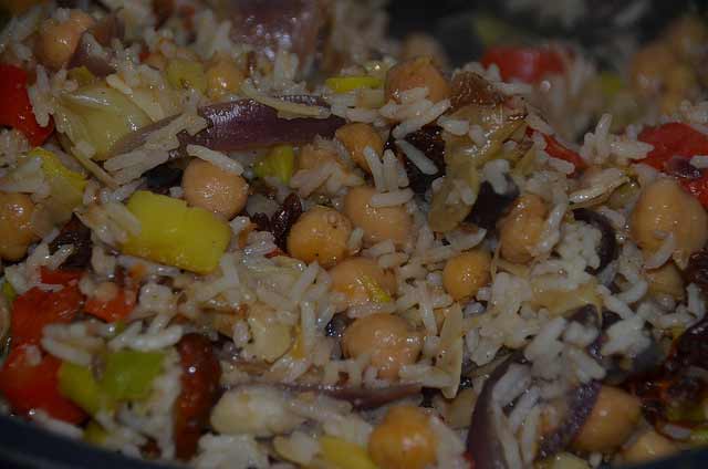 Easy, low cost supper recipe with chickpeas, leek, peppers and other veg and rice