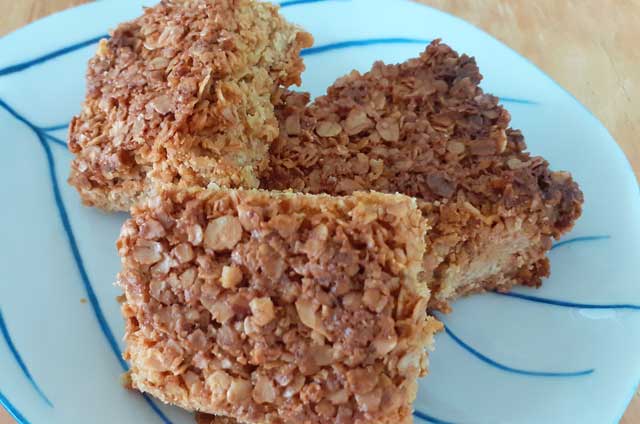 flapjack-squares-on-plate
