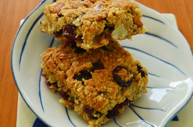 flapjack-squares-on-a-plate