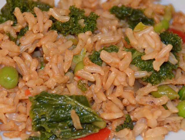 Tasty supper recipe with rice and curly kale