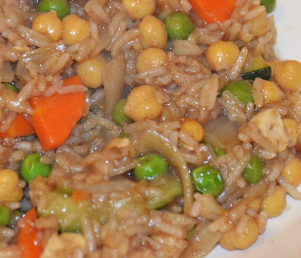 Chickpeas, rice, carrot and courgette